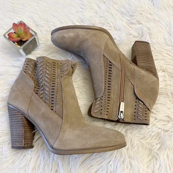 Vince Camuto Fenyia Tan Wild Mushroom Suede Heel Ankle Bootoe women size 7 - Picture 6 of 8